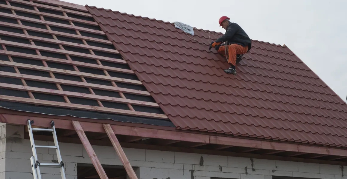 Czym zajmuje się dekarz Wikipedia? Kluczowe informacje o zawodzie