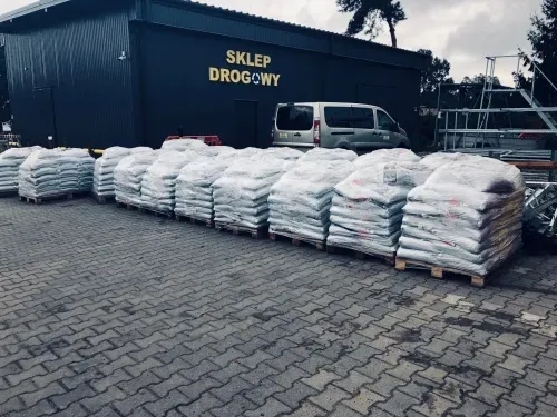 Ile kosztuje asfalt na podjazd? Poznaj ukryte koszty i czynniki wpływające na cenę