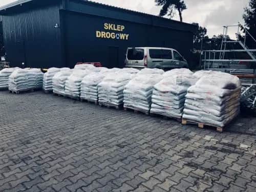 Ile kosztuje asfalt na podjazd? Poznaj ukryte koszty i czynniki wpływające na cenę