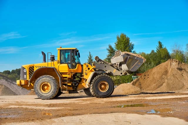 Ile trwa kurs na koparko ładowarkę? Sprawdź, co musisz wiedzieć