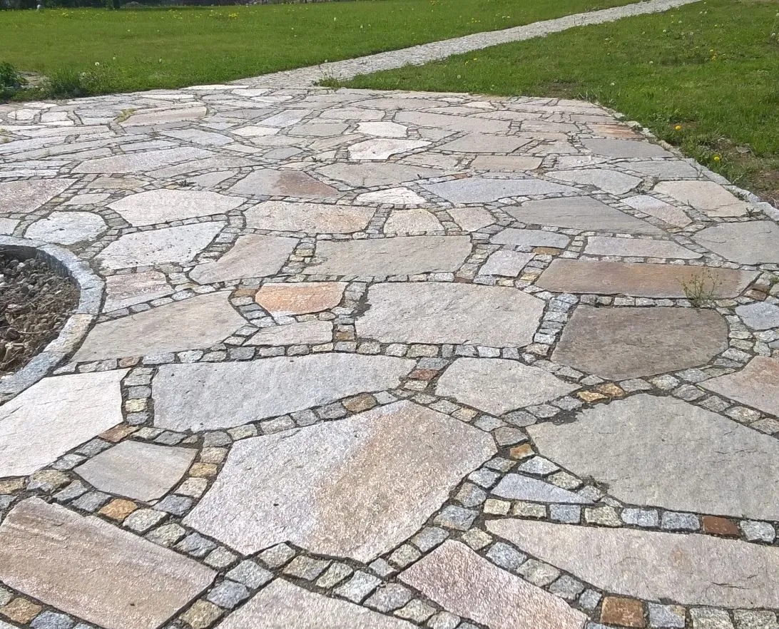 Ile kamienia na podjazd - oblicz potrzebną ilość i uniknij strat