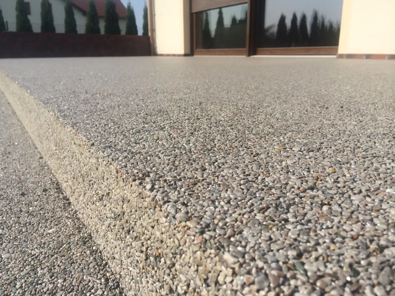 Ile kruszywa na m2 kamiennego dywanu? Oto co musisz wiedzieć
