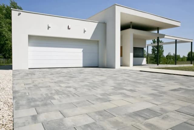 Jakiej grubości kostka na podjazd, aby uniknąć kosztownych napraw?