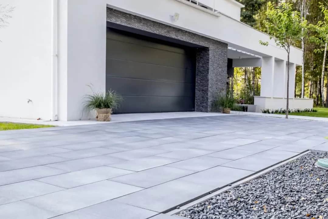 Co położyć na podjazd? Najlepsze materiały i ich wady