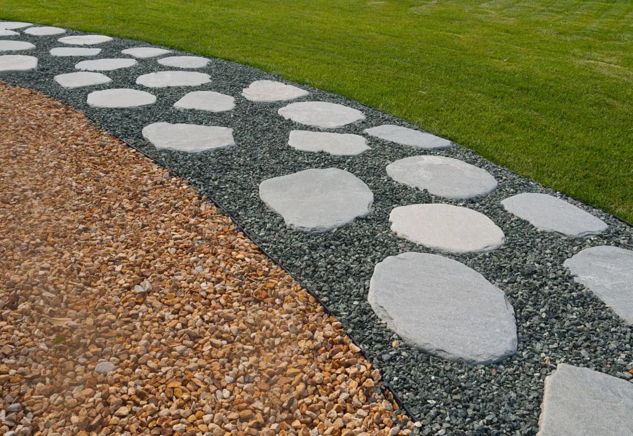 Jaki żwir na ścieżkę? Wybierz najlepszy materiał dla stabilności i urody