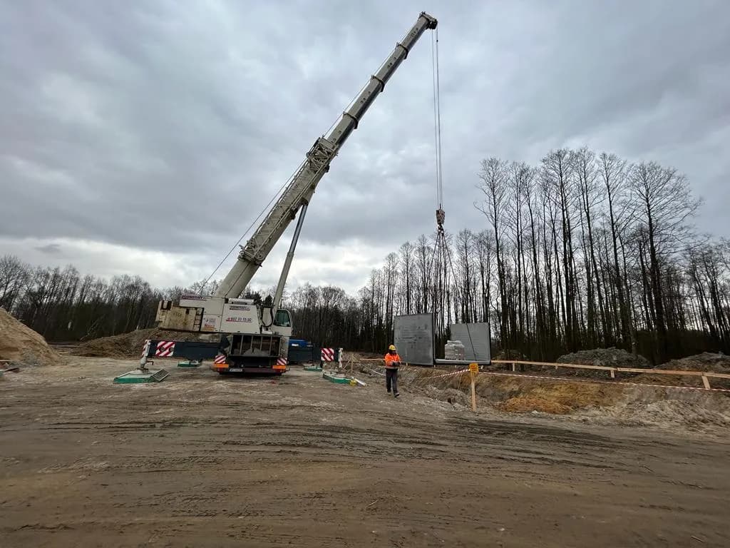 Jak się stawia dźwig: kluczowe kroki i najczęstsze błędy do uniknięcia
