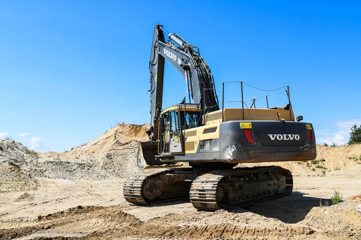 Ile kosztuje kurs na koparki? Sprawdź ceny i uniknij wysokich wydatków