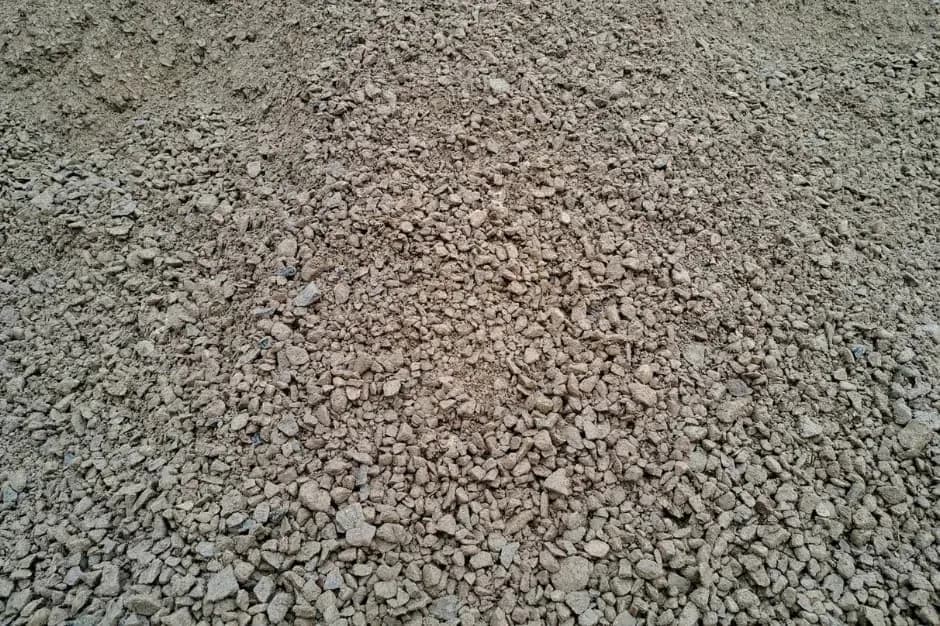 Jakie kruszywo na drogę wybrać, by uniknąć kosztownych błędów?