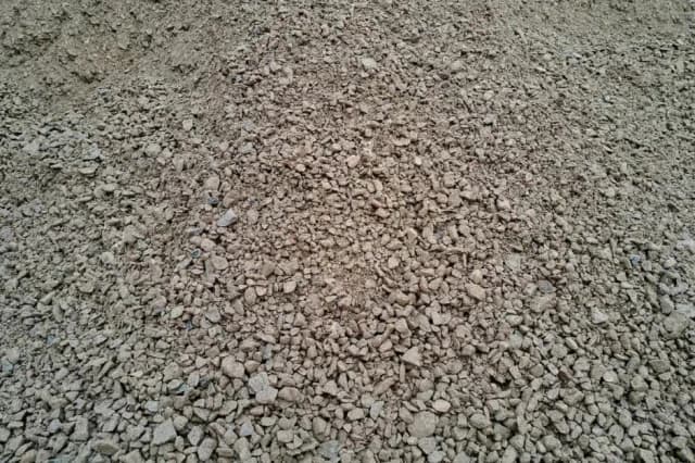 Jakie kruszywo na drogę wybrać, by uniknąć kosztownych błędów?