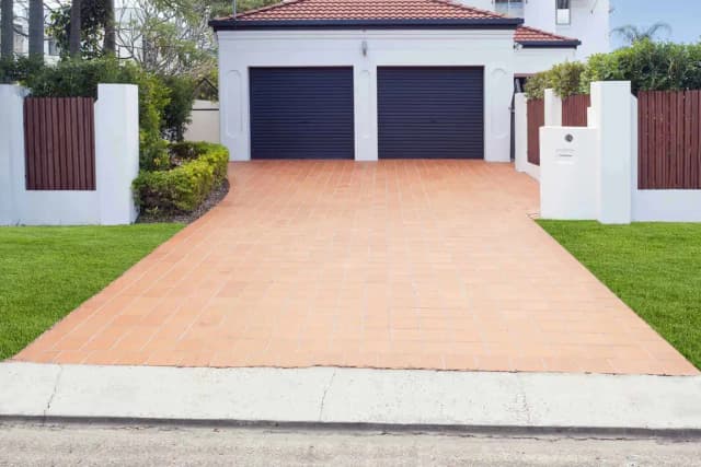 Jak utwardzić podjazd do garażu - uniknij kosztownych błędów
