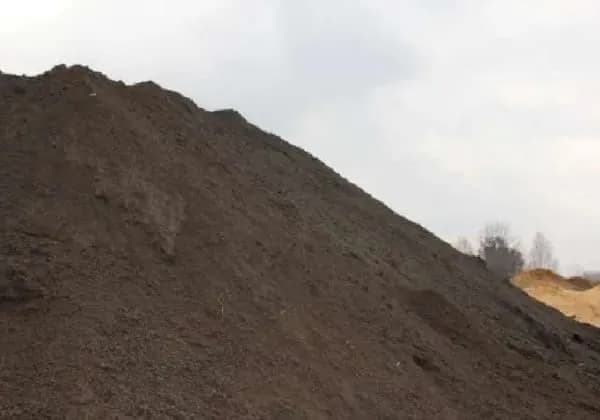 Ile waży m3 kruszywa? Kluczowe czynniki wpływające na wagę