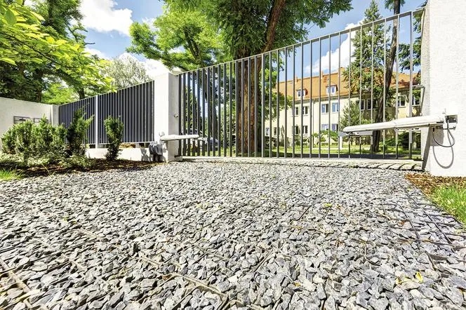 Jak zrobić podjazd z kamienia - proste kroki i ważne wskazówki