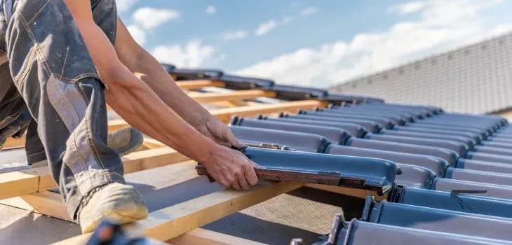 Ile zarabia dekarz w Norwegii? Zaskakujące stawki i fakty